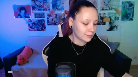 Snapshot of hugomin chatting on 11/21/25, 11:31 HugoMin online show from 11/21/25, 11:31