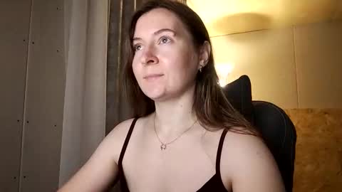 Snapshot of humpygrey chatting on 11/18/25, 05:39 HumpyGrey online show from 11/18/25, 05:39