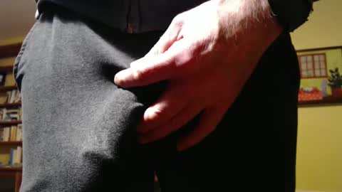 Big uncut cock dripping online show from 01/08/25, 05:37