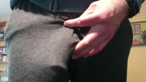 Big uncut cock dripping online show from 02/15/25, 12:15