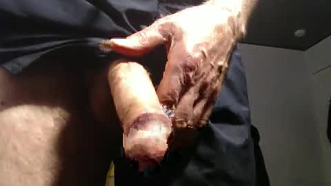 Big uncut cock dripping online show from 04/16/26, 05:03