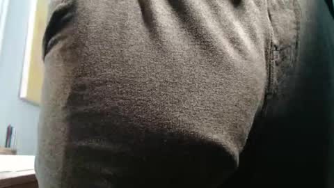 Big uncut cock dripping online show from 05/19/26, 02:56