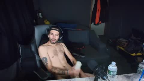 Snapshot of hungbidad666 chatting on 09/14/25, 03:05 FootLover online show from 09/14/25, 03:05