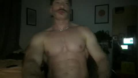 MuscleHungBrit online show from 12/25/24, 09:33