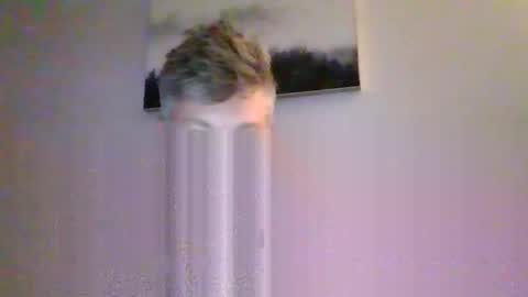 hunginhville2347 online show from 04/22/26, 02:47