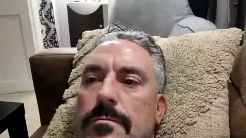 Snapshot of hungitalian40 chatting on 09/18/25, 06:04 hungitalian40 online show from 09/18/25, 06:04