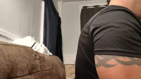 Snapshot of hungitalian40 chatting on 09/19/25, 06:48 hungitalian40 online show from 09/19/25, 06:48