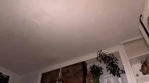 Snapshot of hungitalian40 chatting on 10/28/25, 07:45 hungitalian40 online show from 10/28/25, 07:45