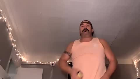 Snapshot of hungitalian40 chatting on 11/10/25, 12:09 hungitalian40 online show from 11/10/25, 12:09