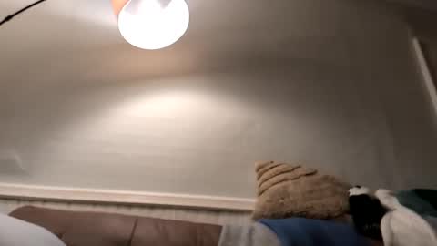 Snapshot of hungitalian40 chatting on 11/27/25, 10:50 hungitalian40 online show from 11/27/25, 10:50