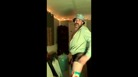 hungitalian40 online show from 04/05/26, 03:04