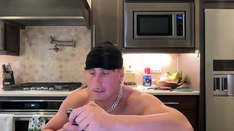 Snapshot of hungkingg22 chatting on 09/25/25, 06:22 hungkingg22 online show from 09/25/25, 06:22