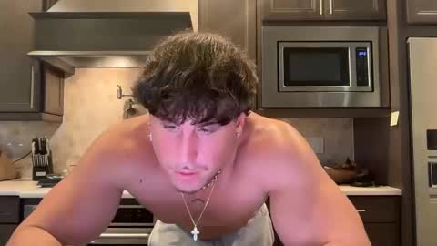 Snapshot of hungkingg22 chatting on 10/15/25, 05:13 hungkingg22 online show from 10/15/25, 05:13