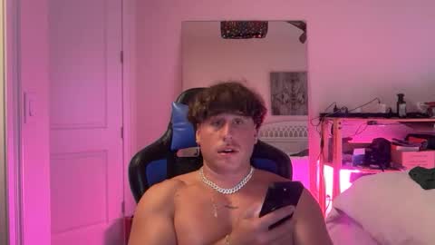 Snapshot of hungkingg22 chatting on 02/18/26, 04:58 hungkingg22 online show from 02/18/26, 04:58