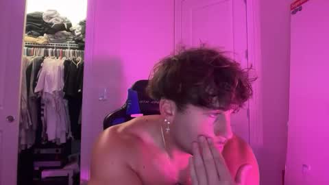 Snapshot of hungkingg22 chatting on 04/05/26, 05:10 hungkingg22 online show from 04/05/26, 05:10