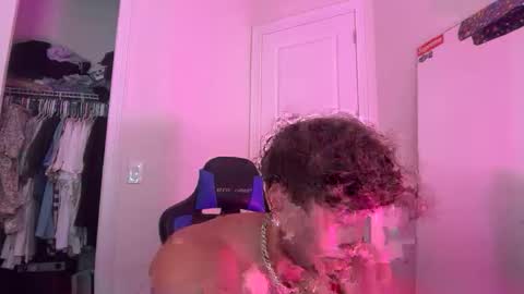 Snapshot of hungkingg22 chatting on 04/08/26, 03:34 hungkingg22 online show from 04/08/26, 03:34