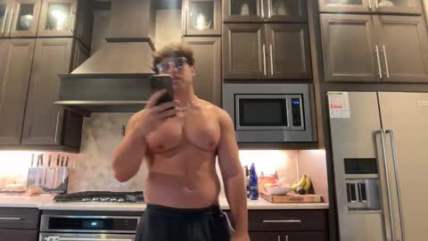 Snapshot of hungkingg22 chatting on 04/16/26, 02:51 hungkingg22 online show from 04/16/26, 02:51