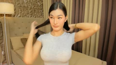 hunkhomerontop online show from 12/17/25, 07:58