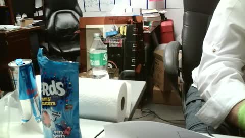 Snapshot of hunkydorie chatting on 12/17/25, 11:44 hunkydorie online show from 12/17/25, 11:44