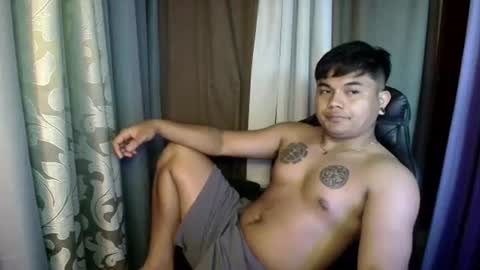 hunkyzeus online show from 07/12/26, 06:32
