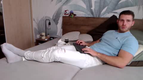 Hunter Bridges online show from 12/31/24, 02:03