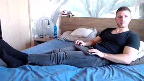 Hunter Bridges online show from 02/01/25, 08:08