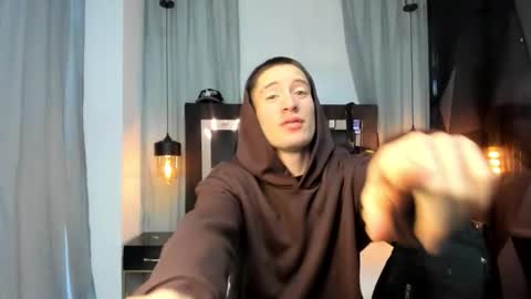 Snapshot of hunterheat_ chatting on 01/19/26, 11:25 hunterheat_ online show from 01/19/26, 11:25