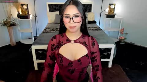 HELLO HANNAH IS BACK online show from 11/28/25, 01:30