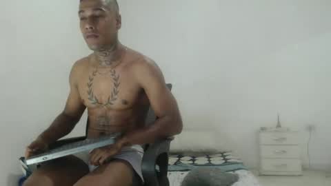 hunting_blondes online show from 03/25/26, 10:05