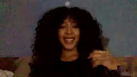 Snapshot of hunyybunz chatting on 12/27/24, 02:47 Goddess Hunyy online show from 12/27/24, 02:47