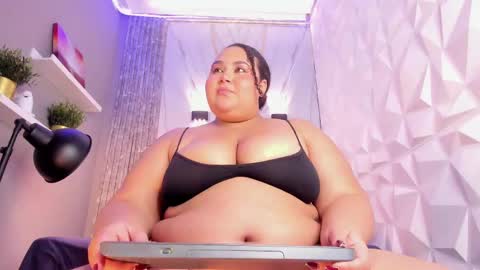 Snapshot of hurren_matt1 chatting on 02/24/25, 06:49 Hurren online show from 02/24/25, 06:49