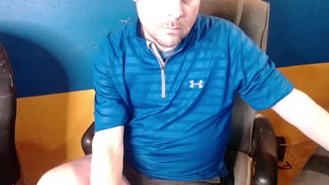 Snapshot of huskyguy chatting on 01/27/25, 05:03 Huskyguy online show from 01/27/25, 05:03