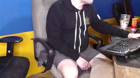 Snapshot of huskyguy chatting on 02/09/26, 04:27 Huskyguy online show from 02/09/26, 04:27