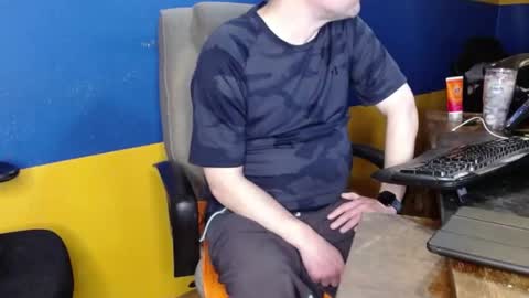 Snapshot of huskyguy chatting on 03/01/26, 04:47 Huskyguy online show from 03/01/26, 04:47