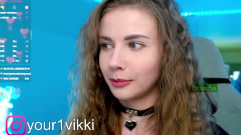 Snapshot of hustleebabyy_vikki chatting on 02/07/25, 12:42 Vika online show from 02/07/25, 12:42