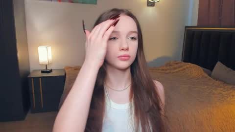 Snapshot of hwadwellingham chatting on 04/13/26, 07:03 Lily online show from 04/13/26, 07:03