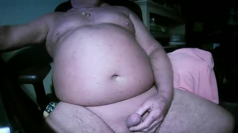 Snapshot of hwait121 chatting on 10/31/25, 06:42 hwait121 online show from 10/31/25, 06:42