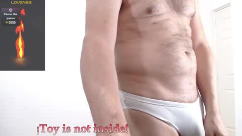 Snapshot of hxmister chatting on 03/11/25, 04:10 Andrew online show from 03/11/25, 04:10