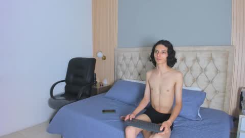 Snapshot of hxxyro chatting on 02/23/26, 07:22 hxxyro online show from 02/23/26, 07:22