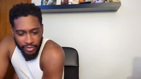 Snapshot of hydroblack chatting on 10/09/25, 01:25 HydroBlack online show from 10/09/25, 01:25