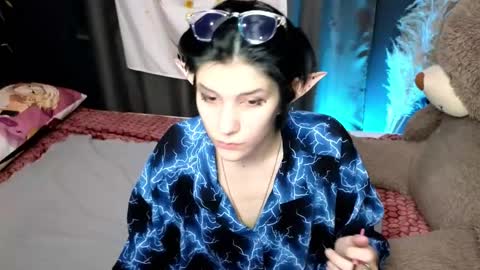 Hyeon Jin online show from 01/13/25, 08:58