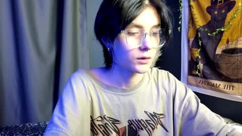 Hyeon Jin online show from 02/02/25, 08:41