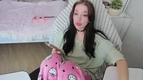 Snapshot of hyorinmaruu chatting on 09/21/25, 04:58 maru online show from 09/21/25, 04:58