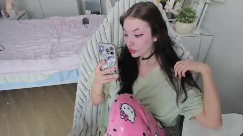 Snapshot of hyorinmaruu chatting on 09/22/25, 03:52 maru online show from 09/22/25, 03:52