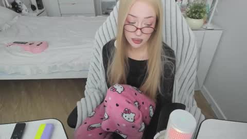 Snapshot of hyorinmaruu chatting on 12/03/25, 07:49 maru online show from 12/03/25, 07:49