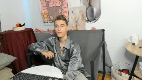 Snapshot of hyper_muse chatting on 03/25/26, 12:00 hyper_muse online show from 03/25/26, 12:00