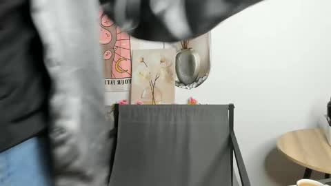 Snapshot of hyper_muse chatting on 03/29/26, 12:05 hyper_muse online show from 03/29/26, 12:05