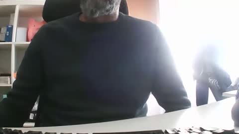 Hyperpau online show from 12/22/25, 02:47