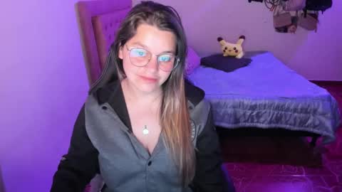 Hello Im Julieta Im 25 years old and I love being here. Thank you for visiting my living room. The only rule is that you hap online show from 01/07/25, 04:08