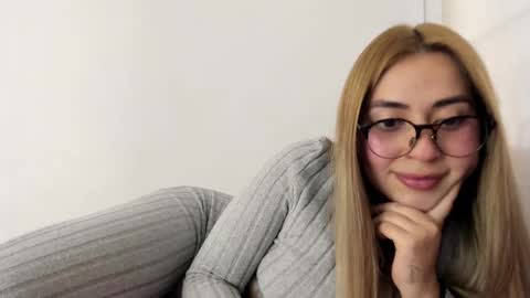 Hyun Joo online show from 10/02/25, 08:27